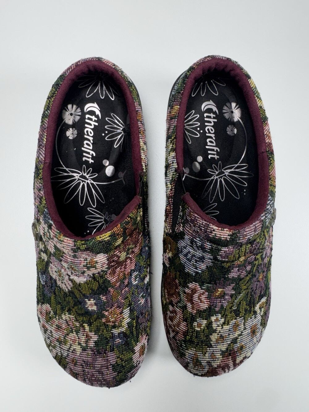 Therafit Slip-On Casual Shoes Women 8 Floral Fabric Round Toe Comfort Nurse Shoe